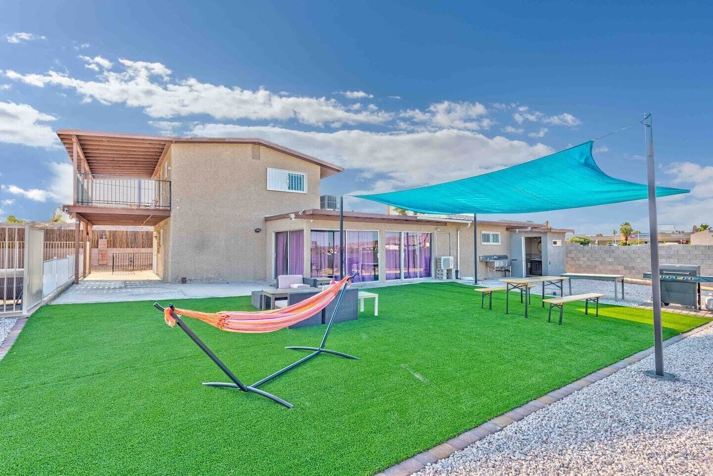 hot villa with multi Family games with indoor hot tub spa for 6 