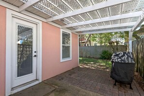 BBQ/picnic Area - Coral Cabana by Bliss Beach Rentals (Destin)