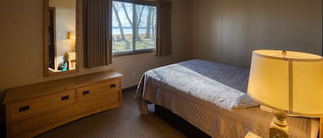3 bedrooms, iron/ironing board, travel cot, free WiFi