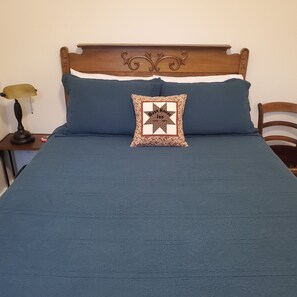 Room 9 with Shared Hall Bath | 1 bedroom, blackout drapes, free WiFi, bed sheets