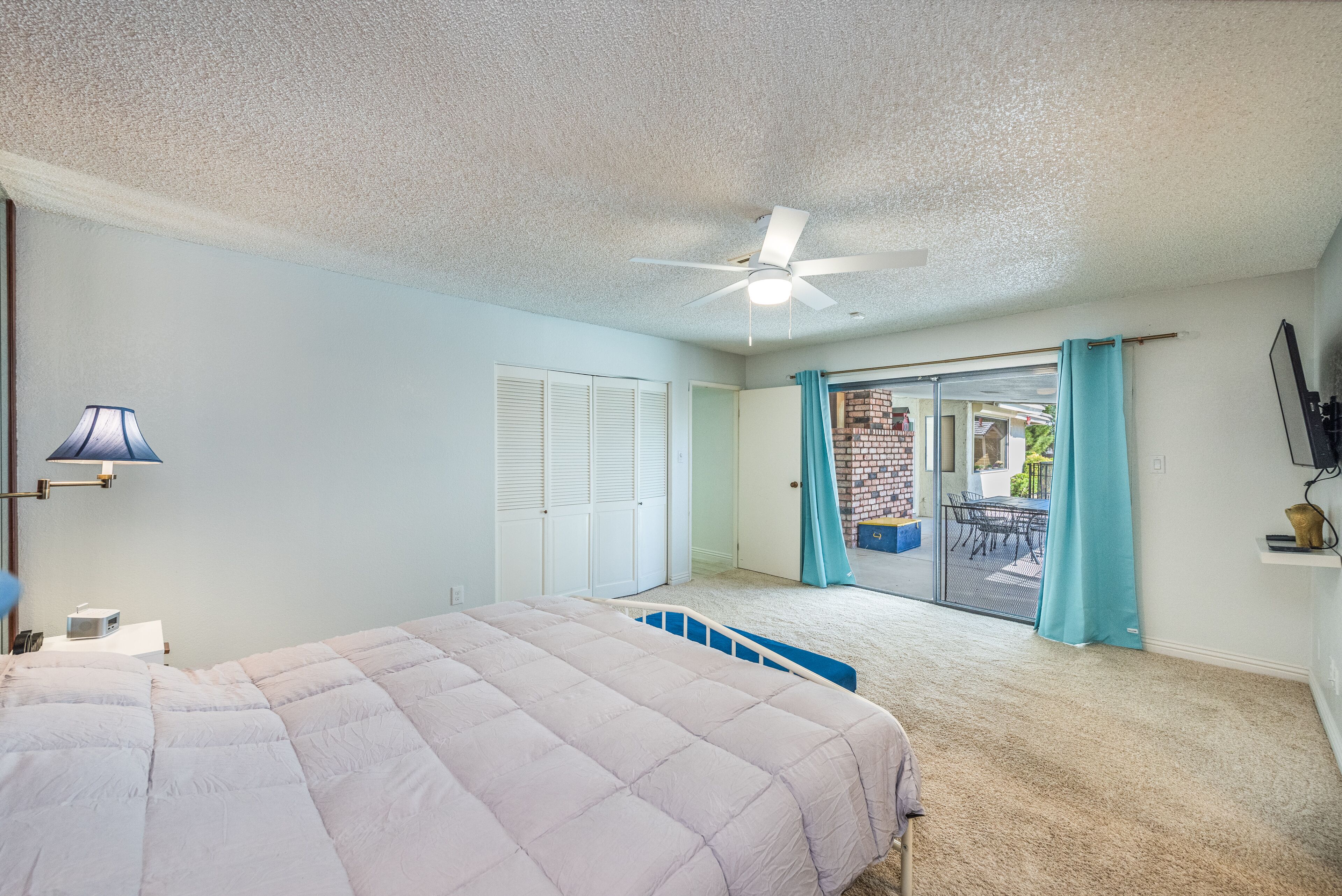 new first class villa on 20 k sq 3 m from strip