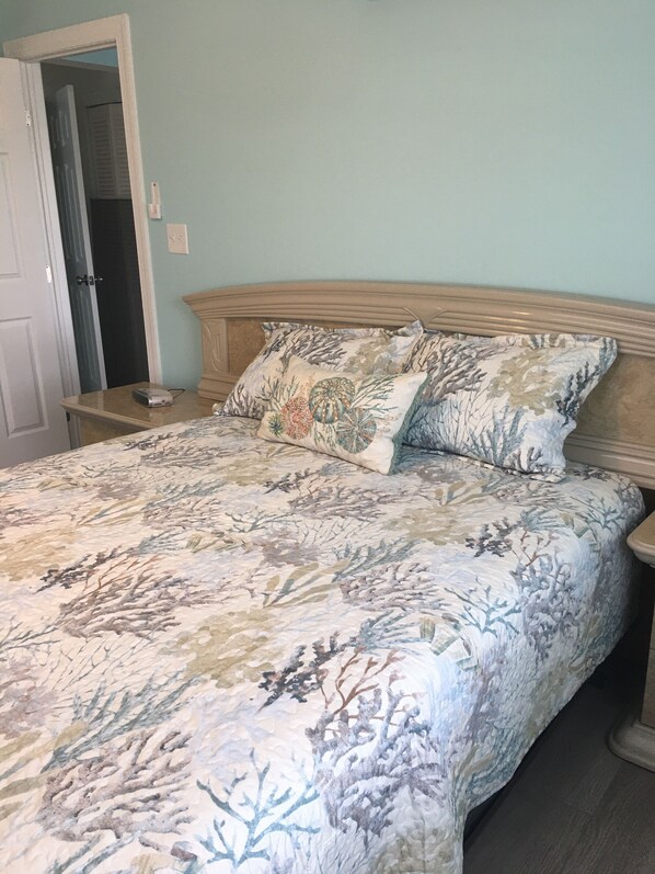 2 bedrooms, iron/ironing board, travel cot, free WiFi