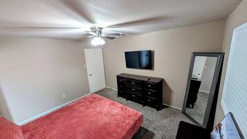 2 habitaciones, escritorio, tabla de planchar con plancha y wifi gratis