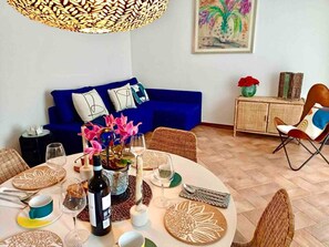 Apartment | Eigene Küche | Kühlschrank, Mikrowelle, Ofen, Herdplatte