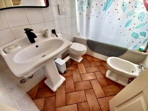 Apartment | Bathroom