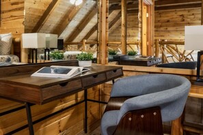 1 Schlafzimmer, Schreibtisch, WLAN, Bettwäsche