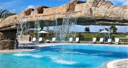 Over the Top Golf and Lake Views, King - Queen - Office - Full Kitchen