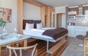 Unclassified image, 5 of 21, button