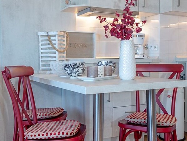 Unclassified image, 1 of 20, button