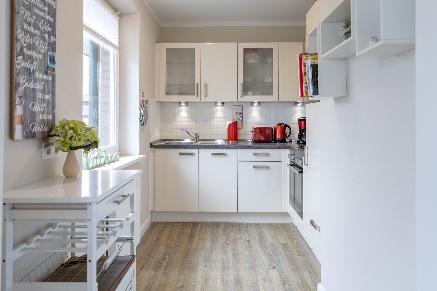 Mikrowelle, Ofen, Geschirrspüler