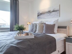 Unclassified image, 3 of 11, button