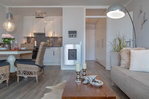 Unclassified image, 2 of 18, button - Off Shore - Direct beach location, modernized 2 room apartment with parking space. (Sylt)