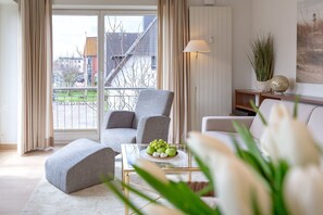 TV - Viktoria Residence, App. 10 - Top city location: Very comfortable, bright 2 (Sylt)