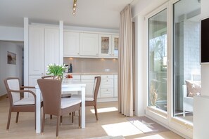 Dining - Viktoria Residence, App. 10 - Top city location: Very comfortable, bright 2 (Sylt)