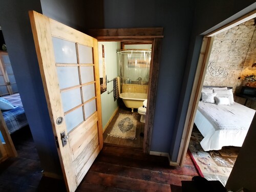 Primitive yet classy apartment in rural Iowa near small town shopping and hiking