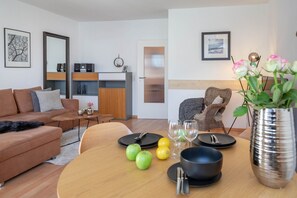 Unclassified image, 5 of 24, button - HBS22-2 - 2 room flat in a quiet location for 3 people with balcony & parking space (Sylt)