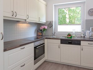 Kühlschrank, Ofen, Herdplatte, Geschirrspüler