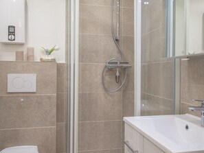 Shower, hair dryer, towels - Bommi 7 - BOMMI 7, Modern 1-room apartment on the beach (Sylt)