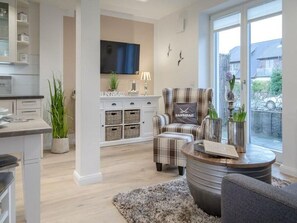 Unclassified image, 3 of 13, button