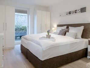 Unclassified image, 4 of 13, button