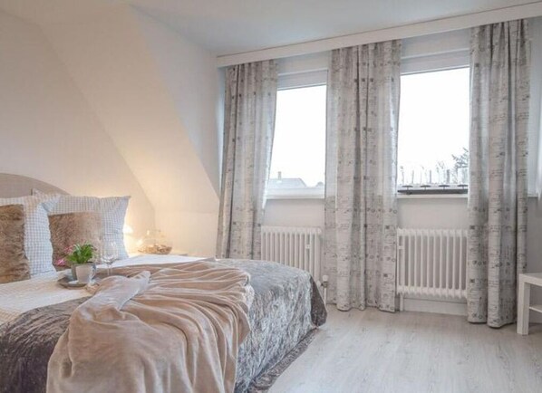 Unclassified image, 1 of 15, button