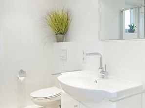 Unclassified image, 5 of 15, button