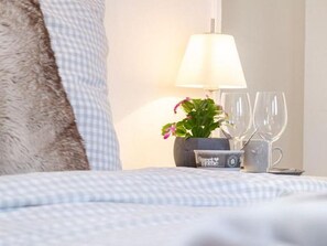 Unclassified image, 3 of 15, button