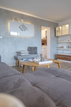 TV - Brandenburg 7 - Modern 2-room apartment in Westerland, in direct beach location (Sylt)