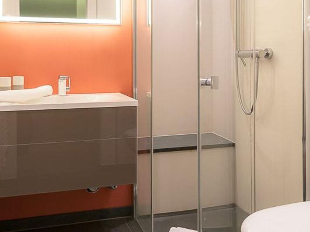 Sèche-cheveux, serviettes fournies