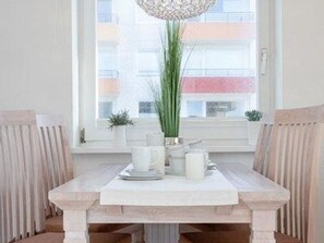 Dining - Seven Seas - Apartment SEVEN SEAS, modern, generously proportioned, approx. 60m² 2 (Sylt)