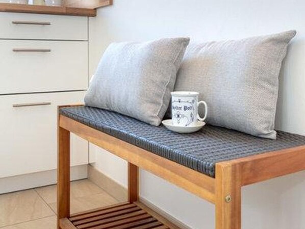 Unclassified image, 1 of 22, button