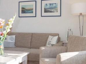 Unclassified image, 3 of 22, button