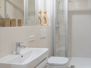 Shower, hair dryer, towels - Lobster - Perfect location, directly on the beach, for 2 people, with dog if desired. (Sylt)