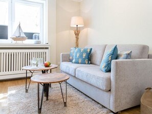 Unclassified image, 2 of 9, button - Lobster - Perfect location, directly on the beach, for 2 people, with dog if desired. (Sylt)