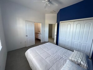 3 bedrooms, desk, free WiFi - Private Home (Grand Cayman)