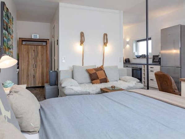 1 bedroom, WiFi, bed sheets