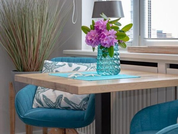 Unclassified image, 1 of 17, button