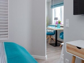 Unclassified image, 3 of 17, button