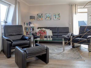 Unclassified image, 2 of 30, button