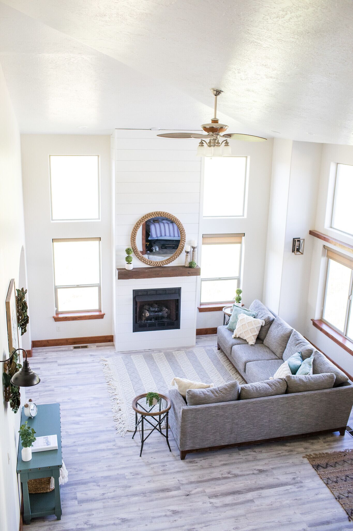 Newly renovated, spacious Snowmeadows home w/ hot tub perfect for family reunion