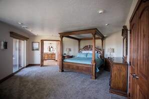 9 bedrooms, iron/ironing board, travel cot, WiFi