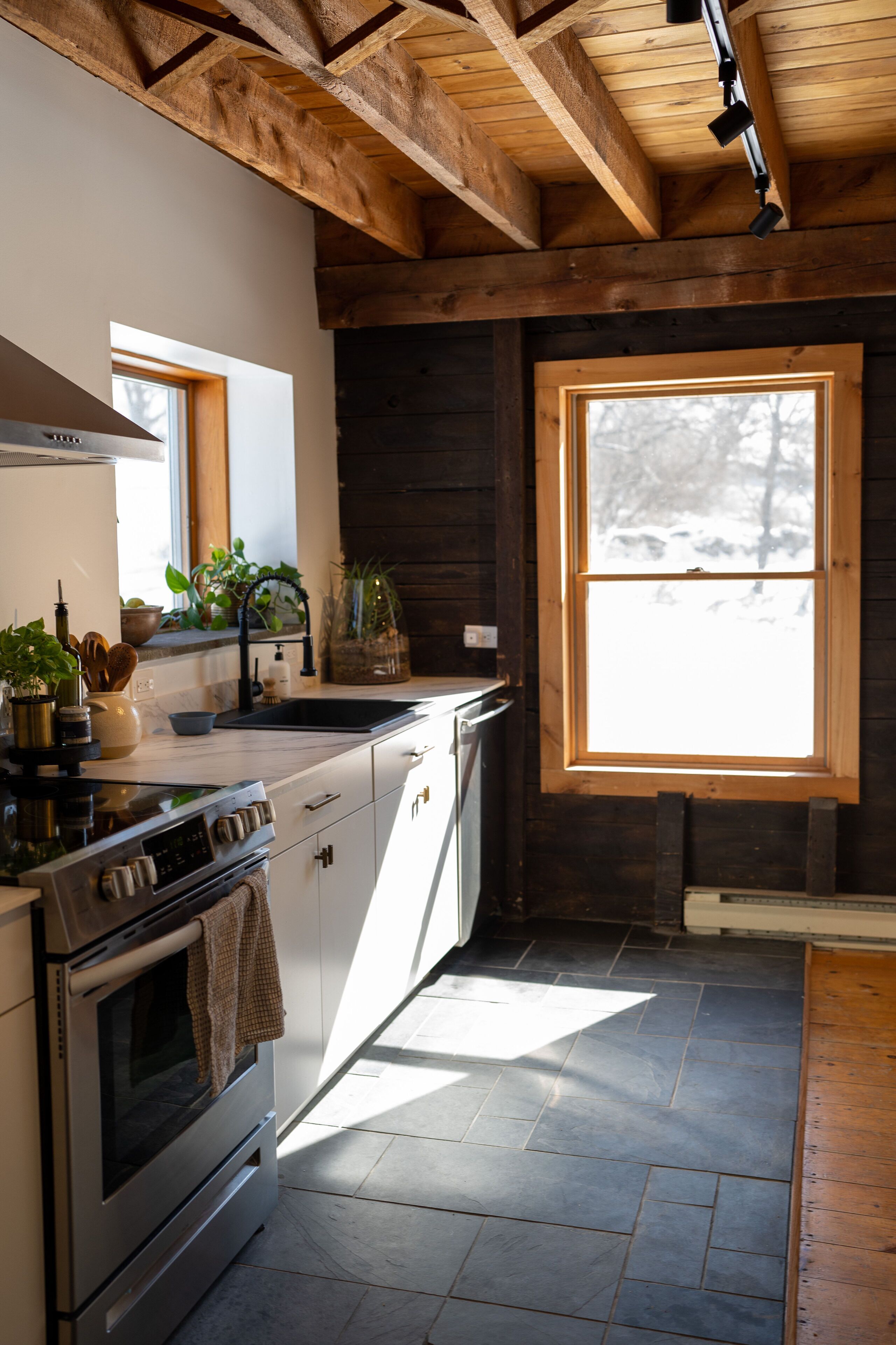 NEW Remodeled Farmhouse with Pond & Views