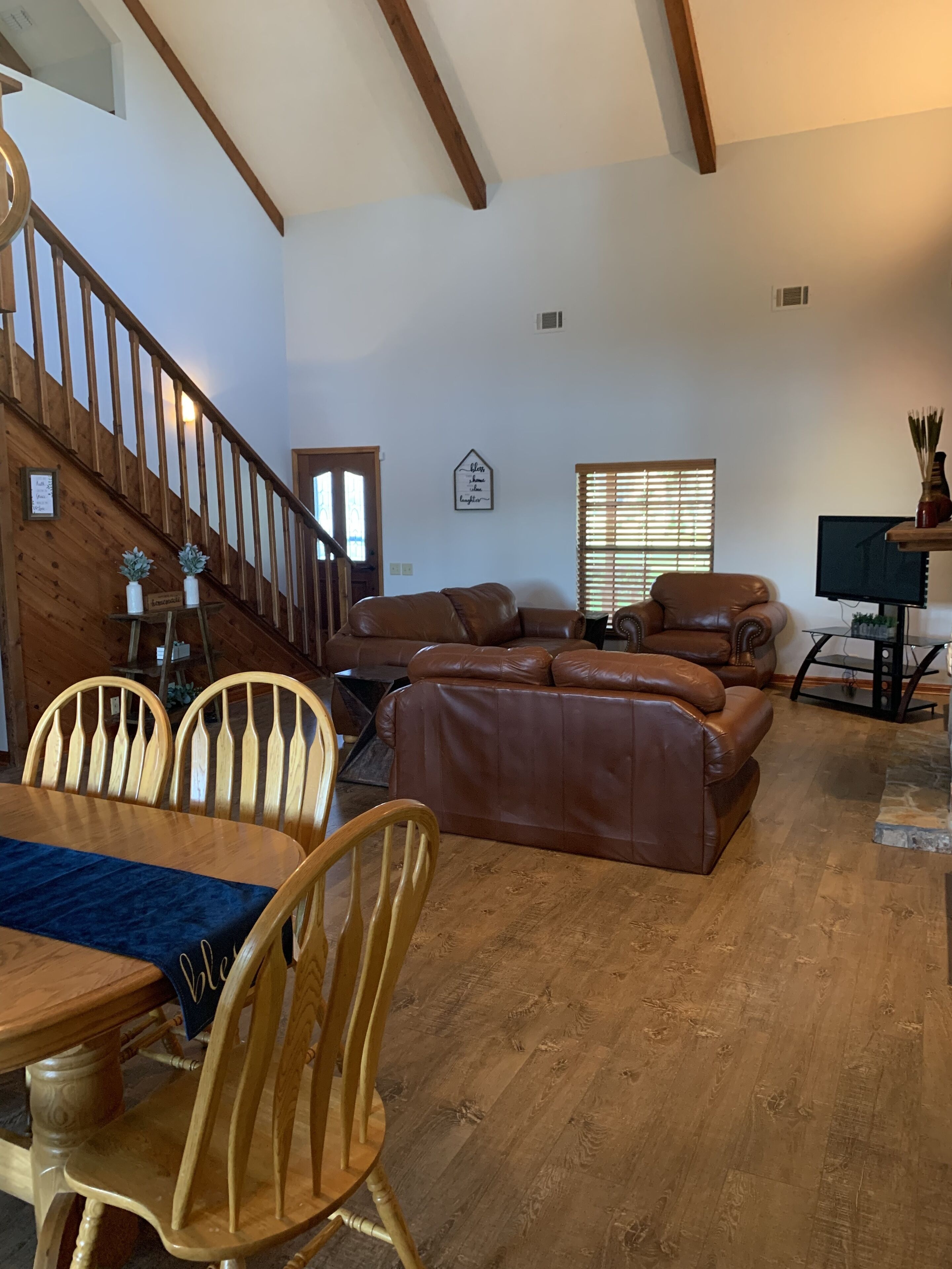 Country private lake cabin w/fire pit/GAME ROOM/Kayaks 