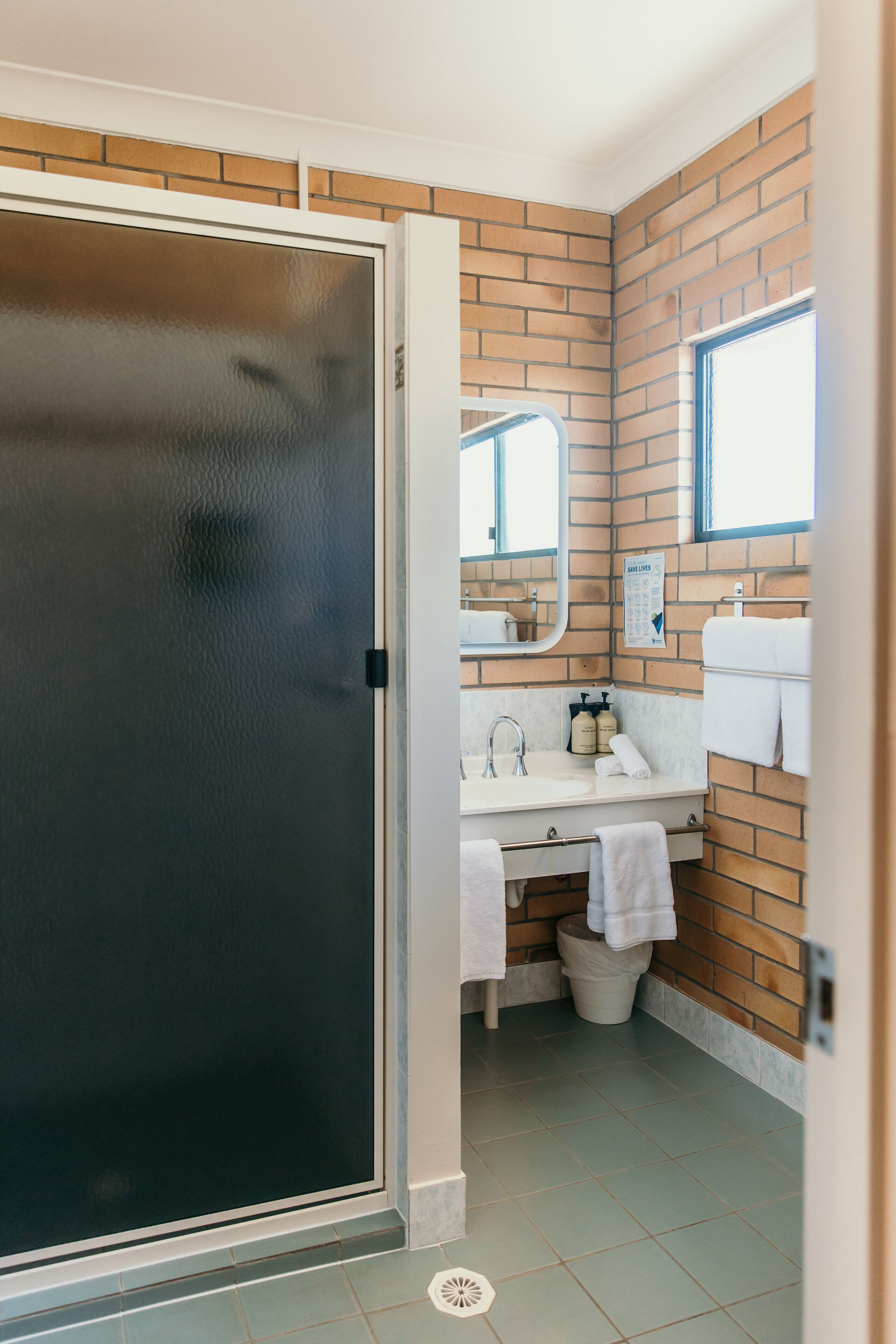 Shower, free toiletries, hair dryer, towels