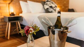 Chambre Double, réfrigérateur et four à micro-ondes | Bureau, espace de travail pour ordinateur portable