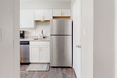 Stylish townhome, sleeps 8, pet friendly. 