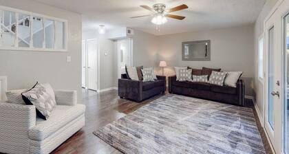 Stylish townhome, sleeps 8, pet friendly.
