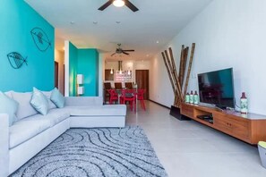 TV - Apartment 2 rooms terrace and private pool 5th Avenue (Playa del Carmen)