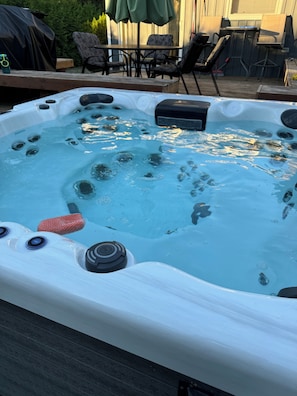 Baignoire à remous extérieure