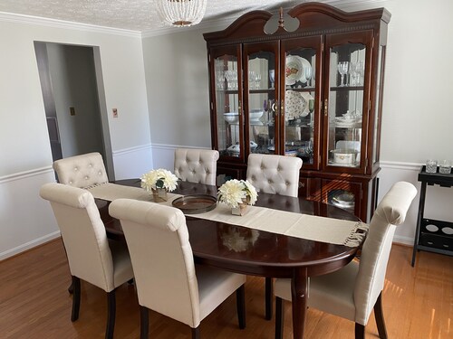 Upgraded, beautiful 4 BD Colonial in Silver Spring  home